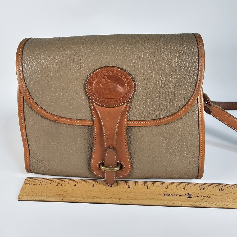 Vtg 90's Dooney & Bourke All Weather Leather Crossbody Bag Essex Flap Tan USA - Picture 6 of 16